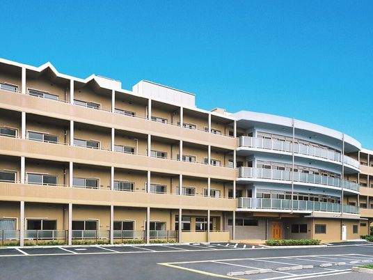 広々とした明るい外観