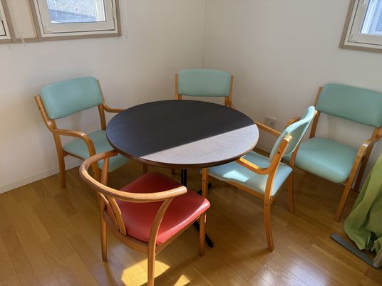 日差しが差し込む部屋