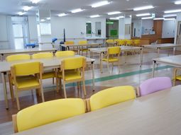 清潔感ある明るいダイニング