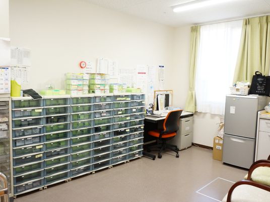 整理された事務室