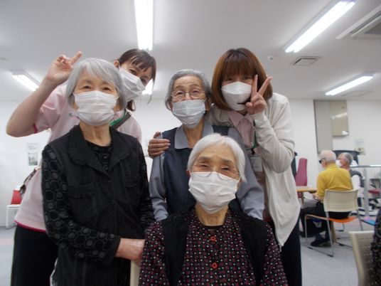 楽しそうな様子の居室