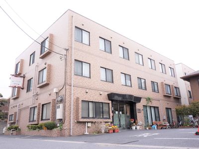 ビル型施設の外観