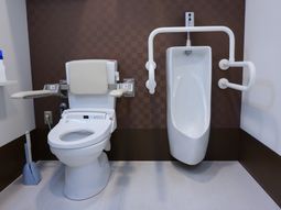 バリアフリー対応のトイレ