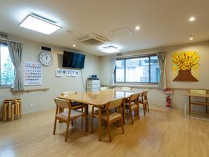 暖かな雰囲気の食堂
