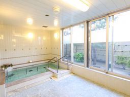 清潔な浴室と窓