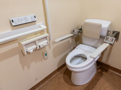 バリアフリー設計のトイレ