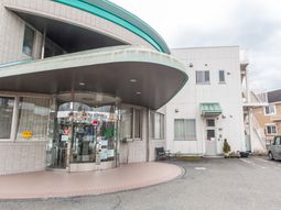開放的なエントランスのある施設