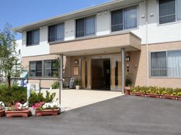 明るいエントランス前景