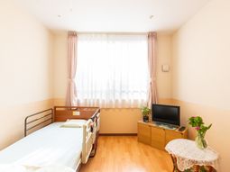 光が差し込む居室