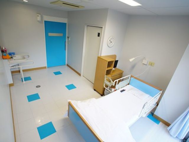 明るい居室 居室 自然光が差し込む明るい居室です。快適に過ごせるように整えられています。