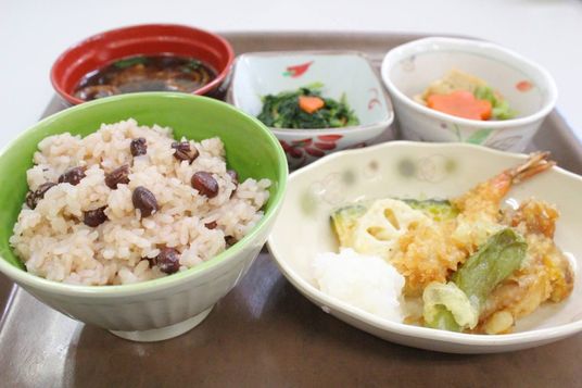 色とりどりの料理