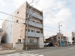 現代的な建物の外観