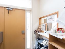 入口付近の受付エリア