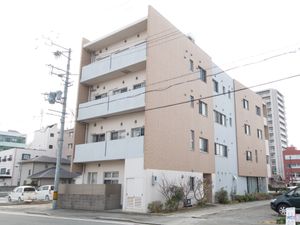  現代的な外観の建物 