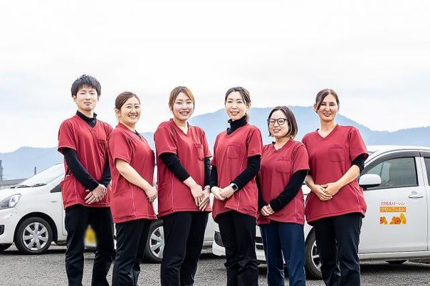 笑顔のスタッフたち