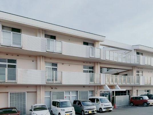 外観の建物正面  