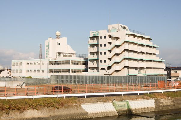 近代的な建物外観