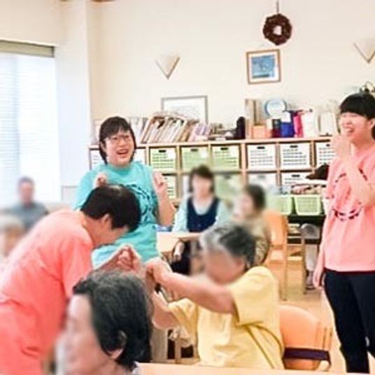 笑顔あふれる室内