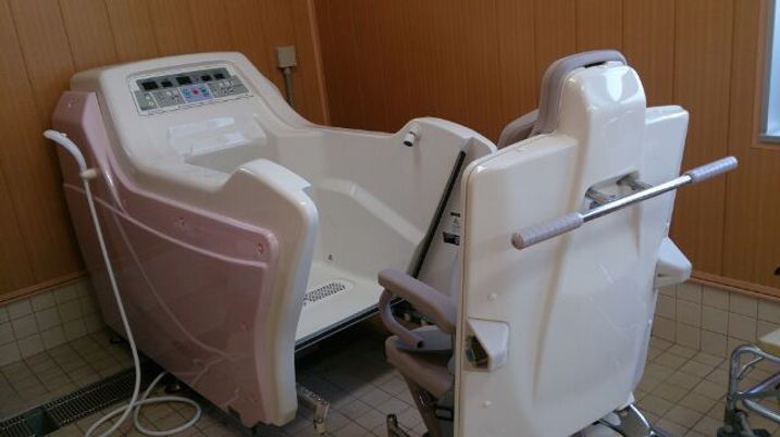 入浴用チェア付き浴槽