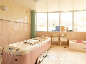 明るい浴室です  