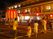 夜の催しと建物