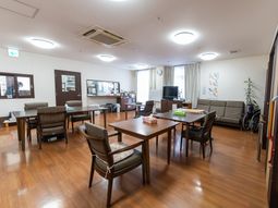 広々とした明るい居室