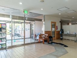 明るいエントランス  