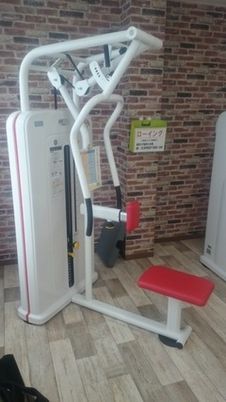 フィットネス機器の機能訓練室  