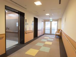 清潔で明るい廊下