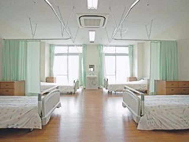 光が差し込む居室 居室 自然光たっぷりの広々とした居室で、快適に過ごせます。ゆったりとした空間を体感してください。