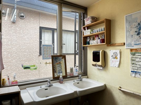 明るい洗面台