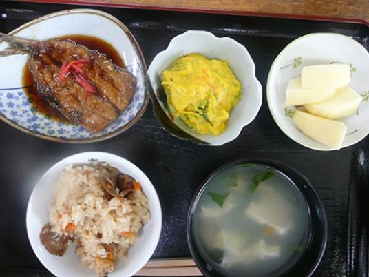 バランスの取れた和食膳