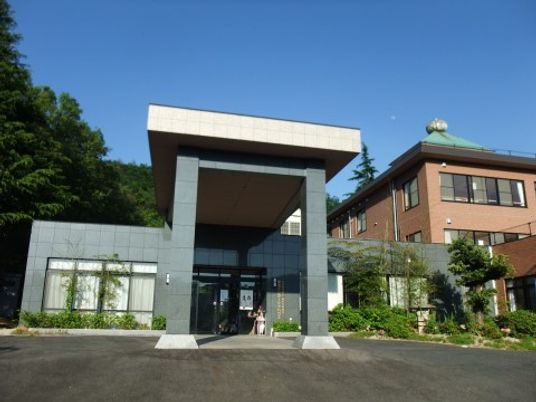 開放感ある施設入口
