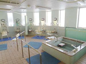 明るい浴室  