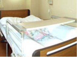 落ち着いた色調の居室