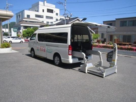 送迎車の外観  