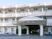 建物正面の玄関  