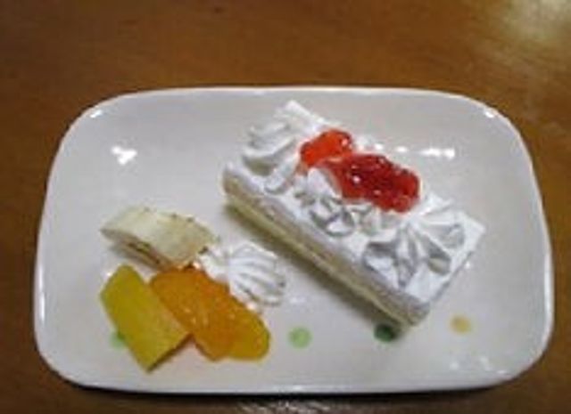 デザートの料理 料理 美味しそうなデザートが提供されており、食事の時間には特別な楽しみがあります。