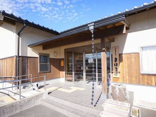 木造の玄関  