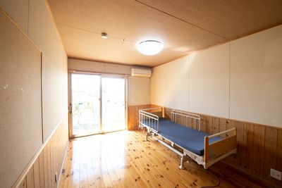 日差し入る明るい居室