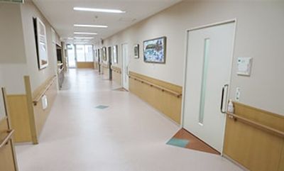 幅の広い廊下