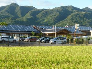 山並み背景の外観  