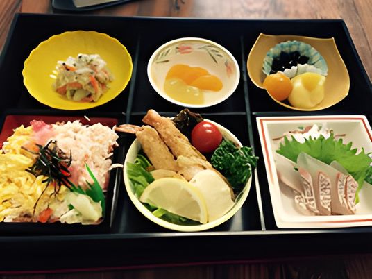 彩り豊かな料理の盛り合わせ