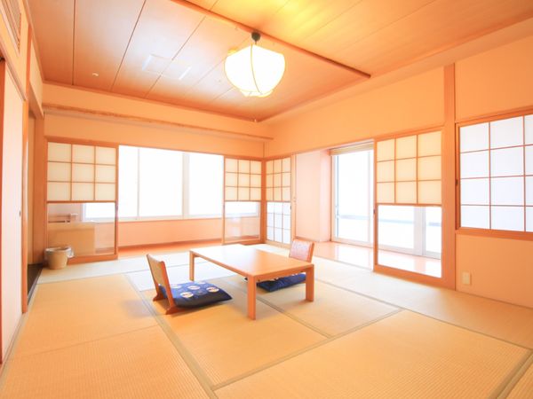 和室の明るい空間