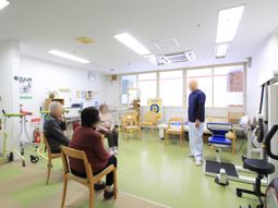 機能訓練室の日常風景