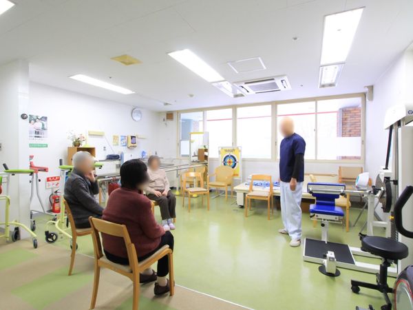 機能訓練室の日常風景