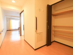 廊下に面した洋室の入口