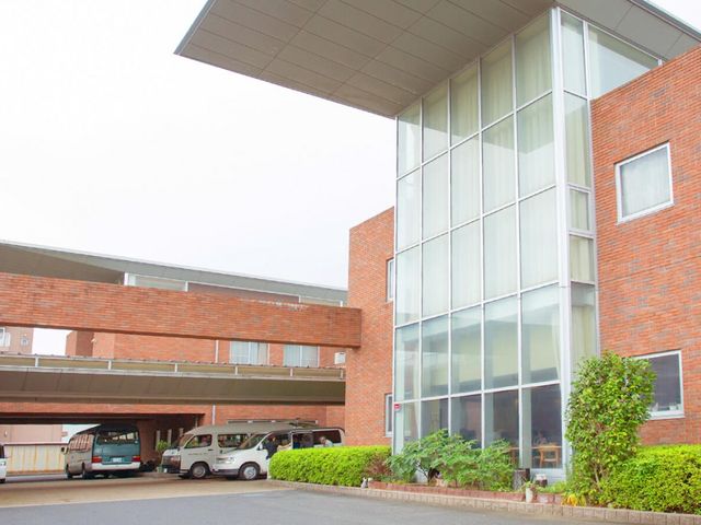 赤レンガの外観 外観 スタイリッシュで広々とした赤レンガの建物は、職場としても快適な環境です。