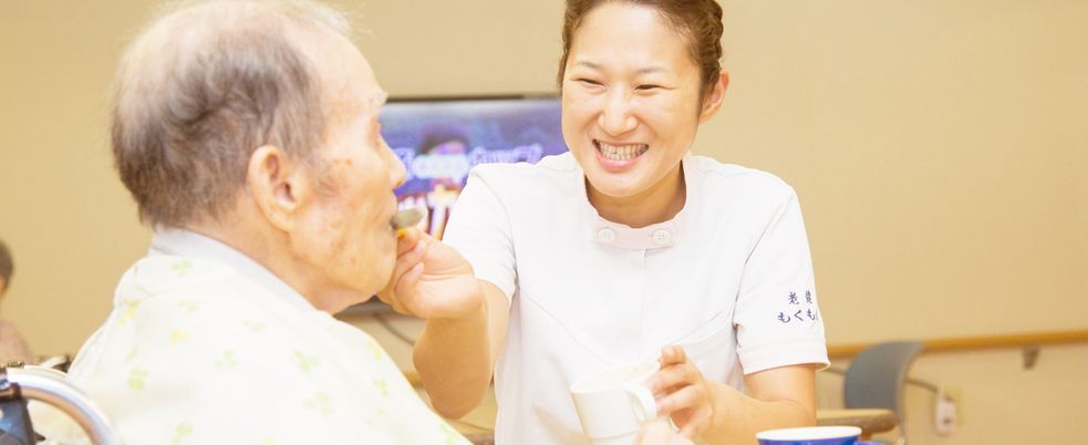 介護を楽しまれる様子の居室