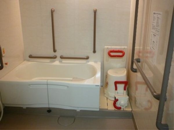 バリアフリーの快適浴室